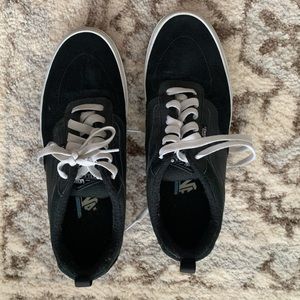 Men’s Vans shoes